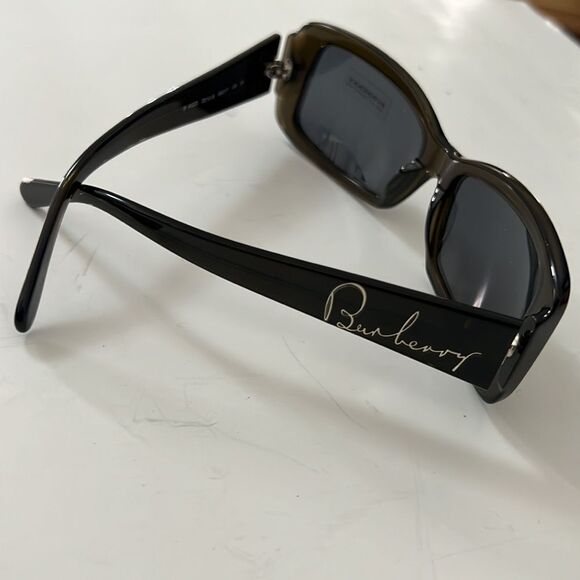 NWOT BURBERRY LOGO BROWN SUNGLASSES‎ - Picture 3 of 5